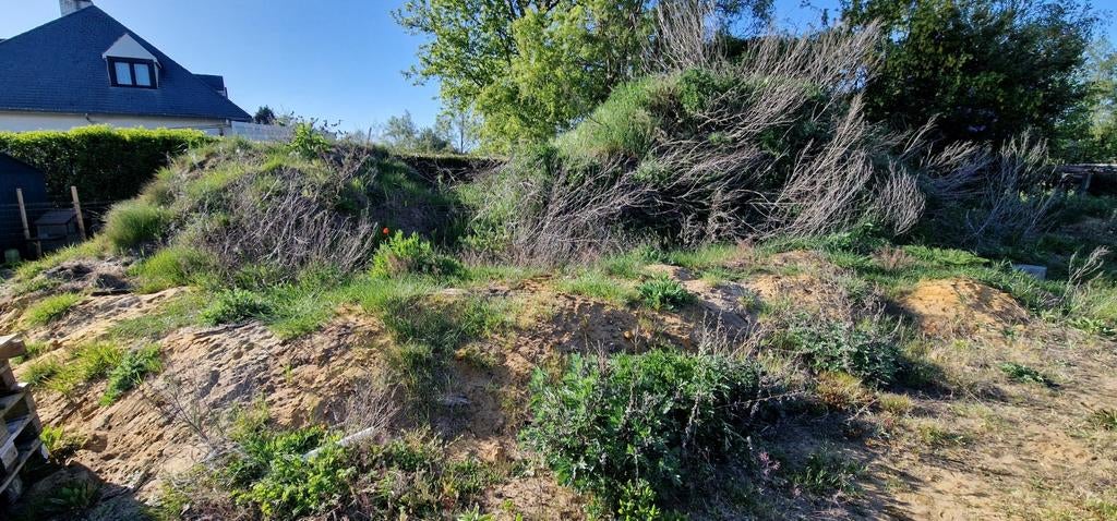 Berg aanvulgrond (links) en berg zwarte grond (rechts), Tuin en Terras, Aarde en Mest, Ophalen