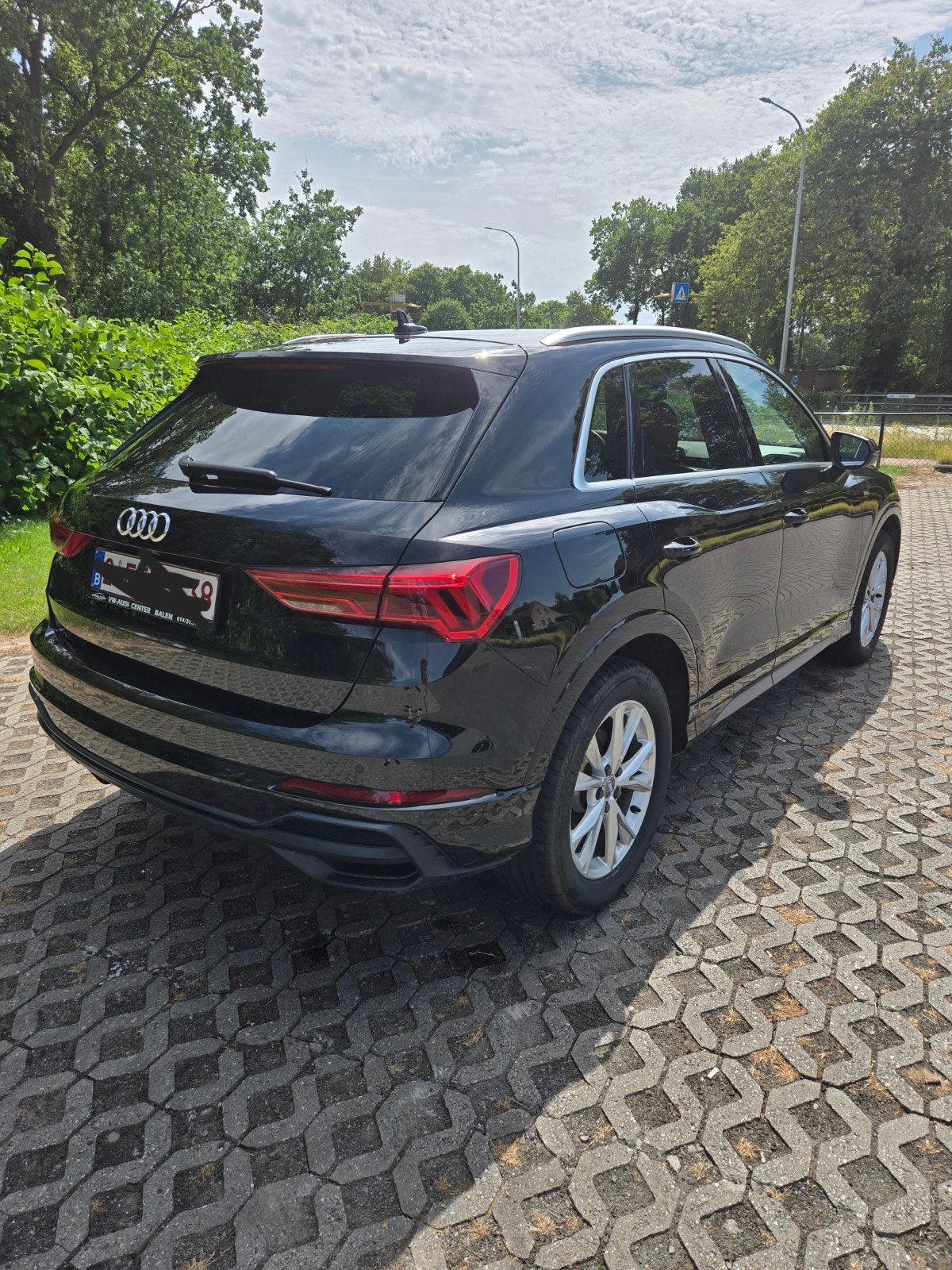 Audi Q3 1.5 S-line, Automaat, 1498 cc, Zwart, Leder