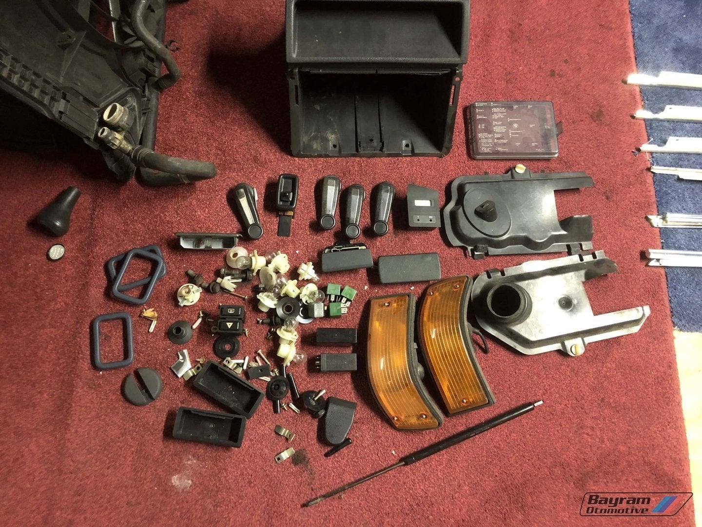 Bmw E28 diverse onderdelen interieur dashboard 5-serie knop, -, Utilisé, -, Enlèvement ou Envoi