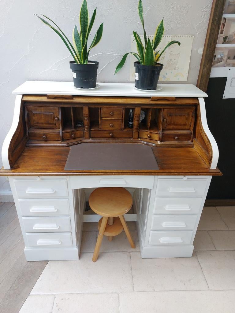 Te koop ee  mooi rolluik bureau, Huis en Inrichting, Ophalen