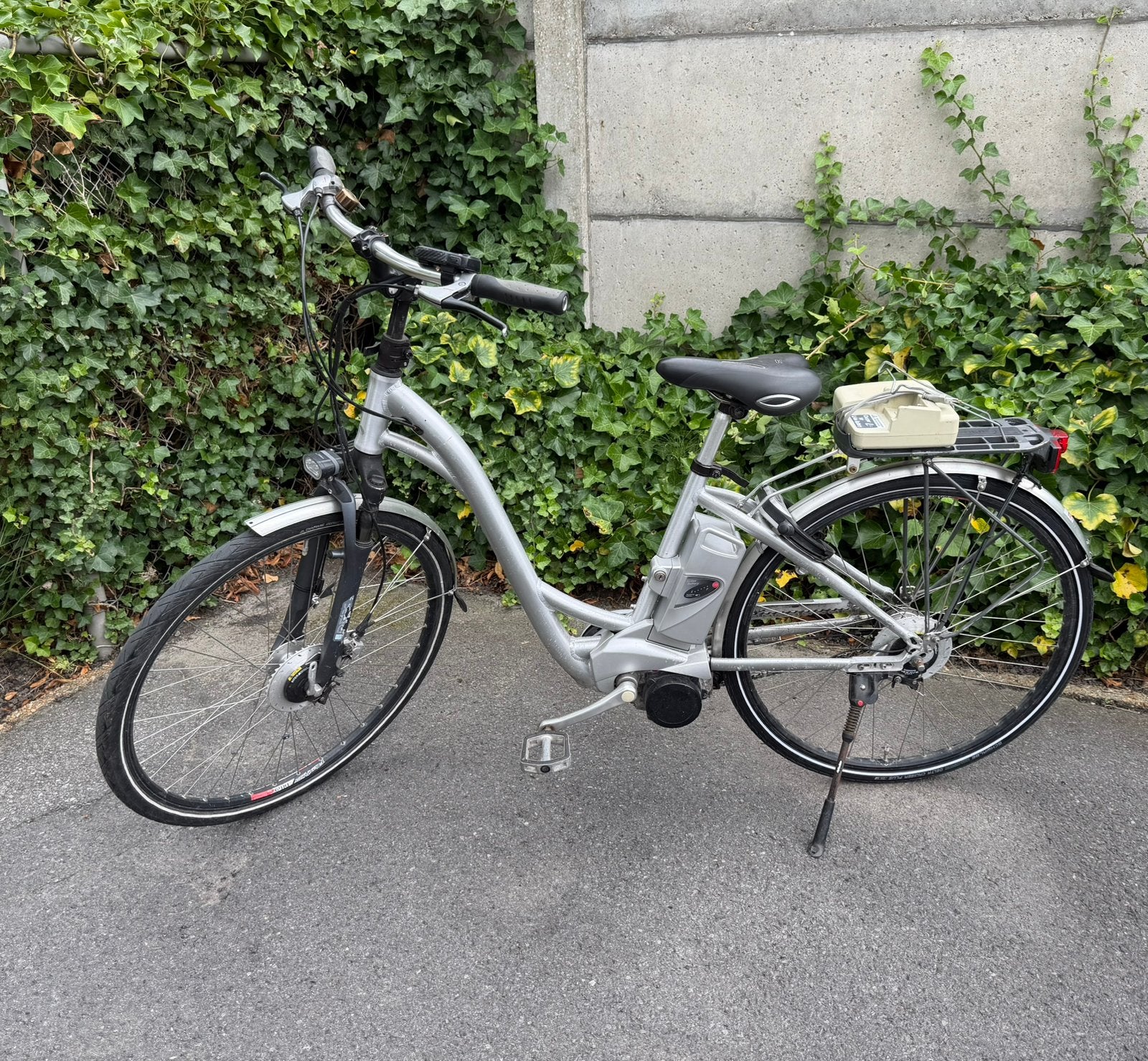 Vélo électrique pour femme, Enlèvement, Comme neuf