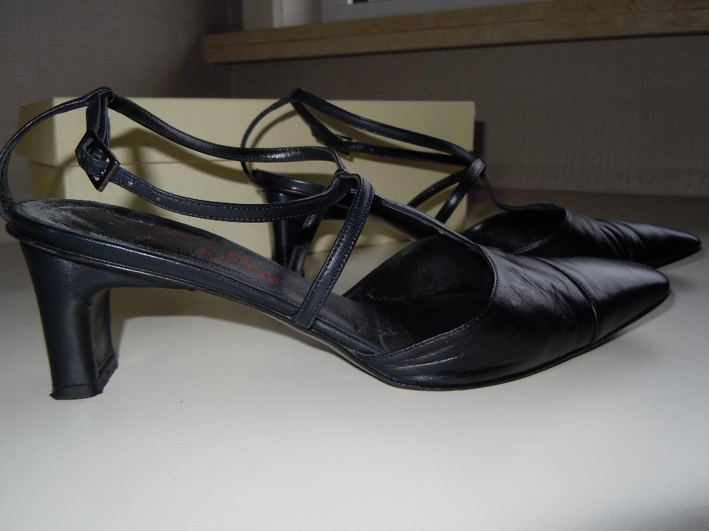 Damesschoenen., Kleding | Dames, Schoenen, Ophalen, Blauw, Emo Pin, Zo goed als nieuw