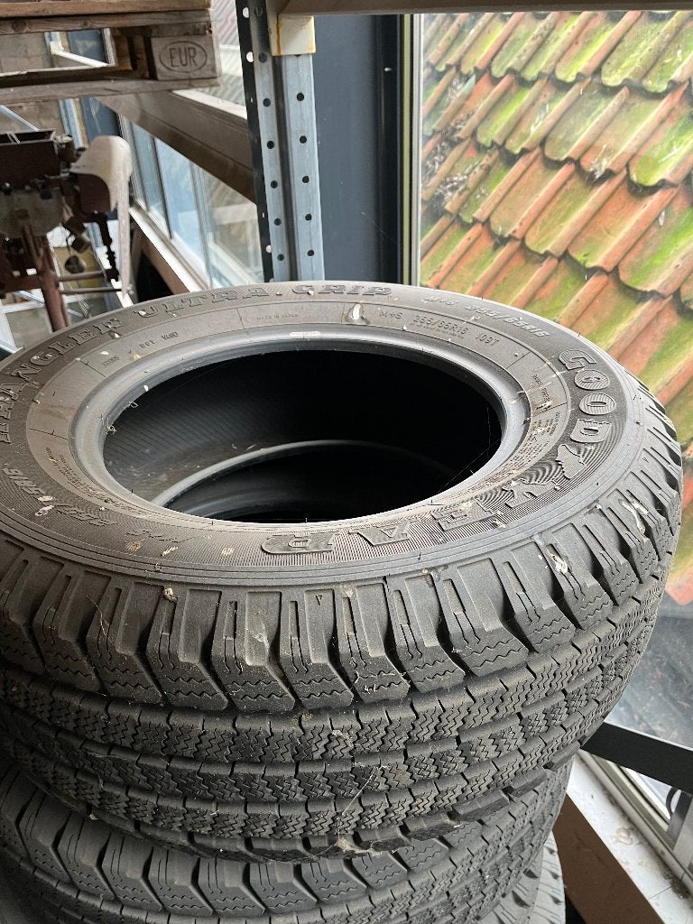 Banden 255/65R16 Goodyear Wrangler Ultra Grip, Ophalen, 255 mm, 16 inch, All Season