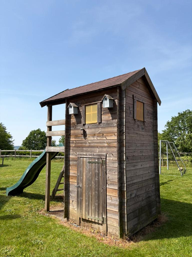 Houten speelhuis - water- & winddicht - 28mm plankdikte, Ophalen, Gebruikt, Schommel