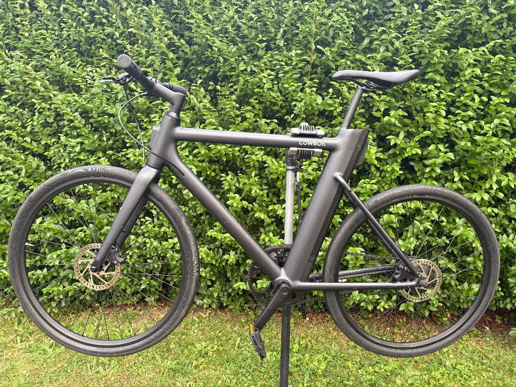 Cowboy 2 (2021) — SLECHTS 411 km, 56 km range, Fietsen en Brommers, Elektrische fietsen, Ophalen, Gebruikt, 50 km per accu of meer