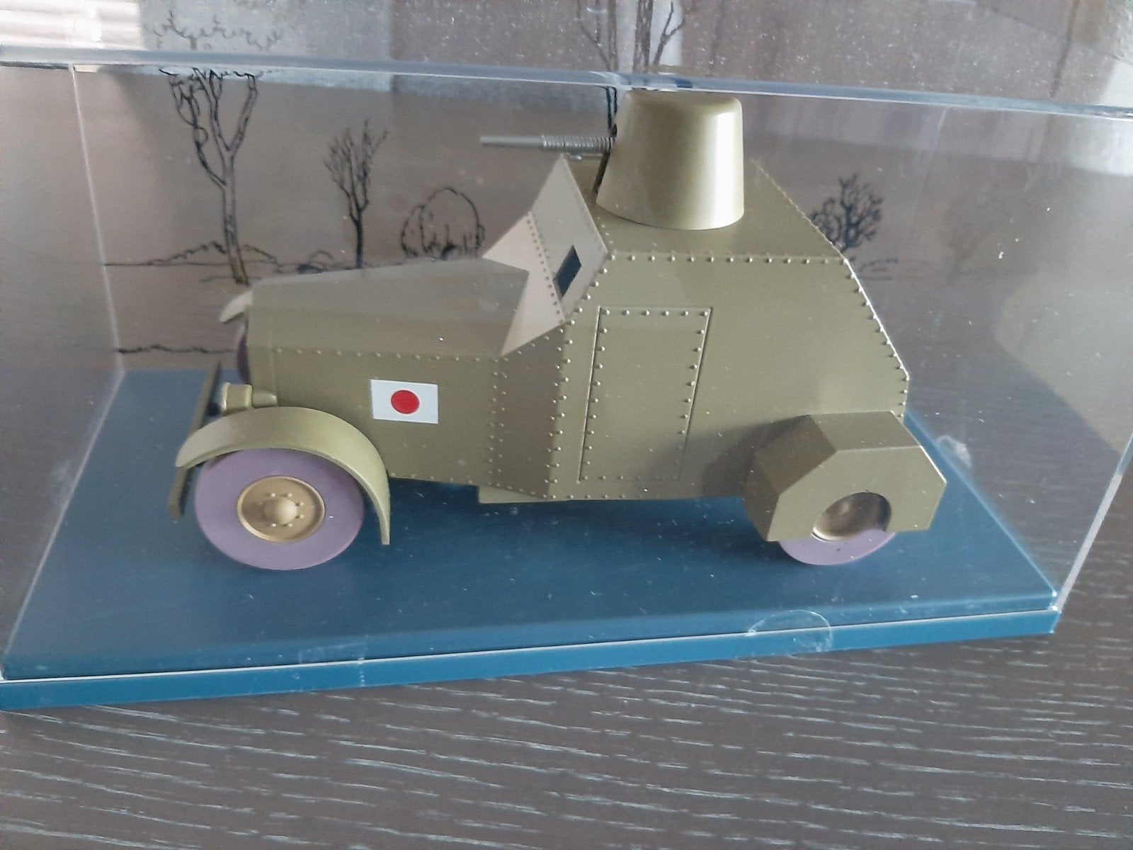 De kleine tankwagen met kuifje aan het stuur 1/24, Ophalen of Verzenden