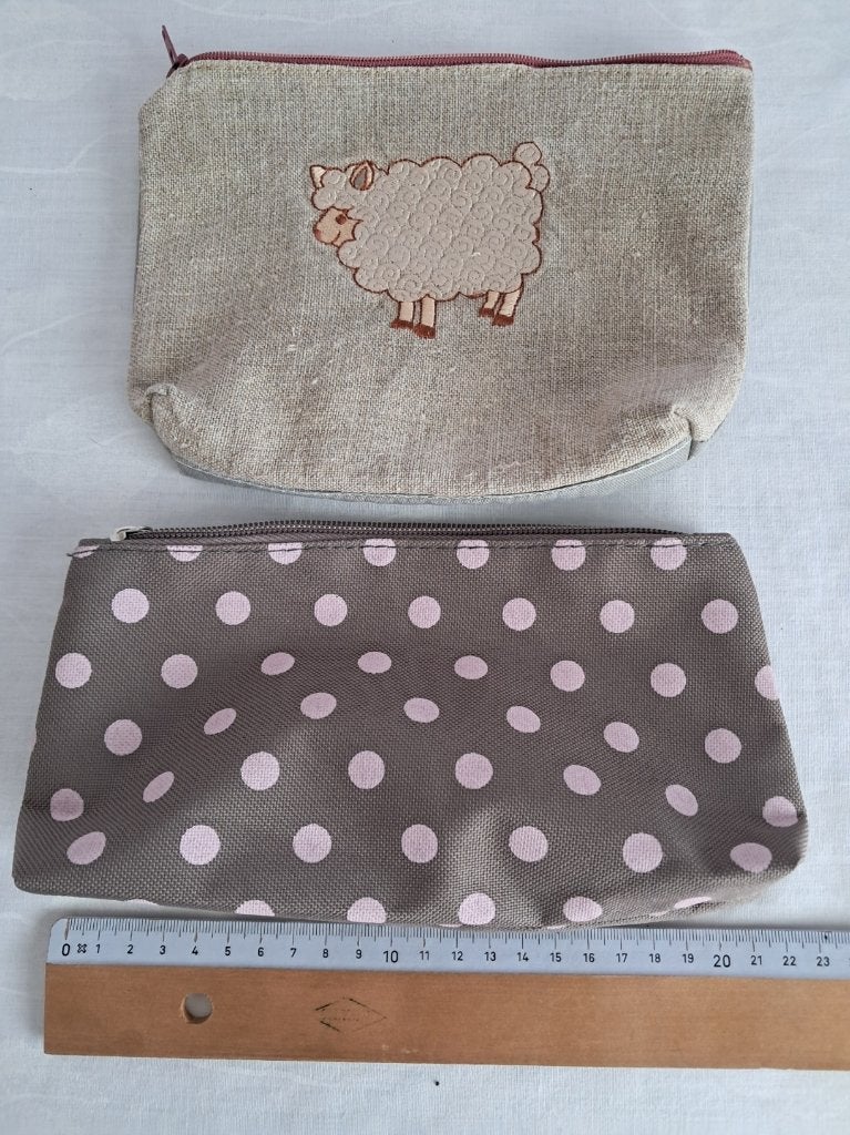 2 make-uptasjes, Handtassen en Accessoires, Toilettassen, Ophalen of Verzenden, Zo goed als nieuw, Overige kleuren, Dame
