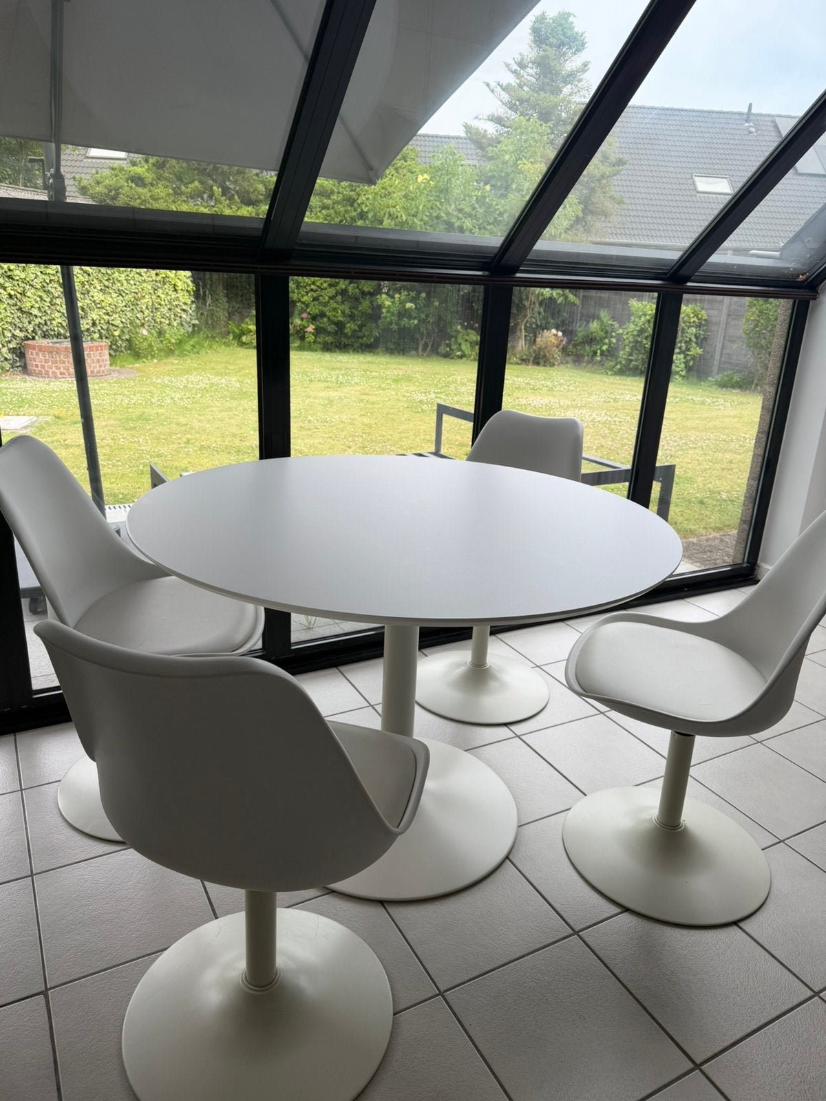 Ronde keukentafel met stoelen, Huis en Inrichting, Tafels | Eettafels, Ophalen, Zo goed als nieuw