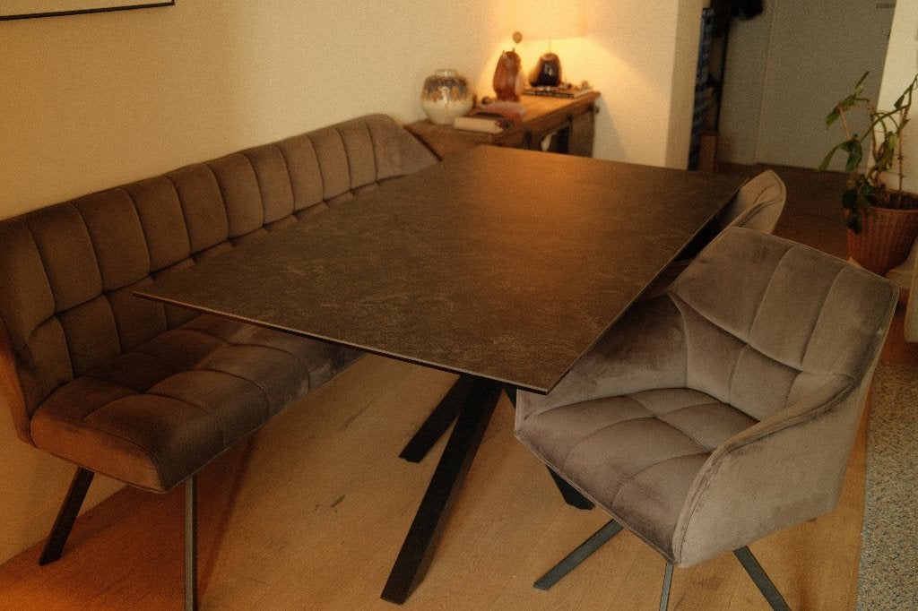 Eethoek: keramische tafel 160x90 + velvet bank + 2 stoelen, Huis en Inrichting, Ophalen, Gebruikt, Modern, industrieel, comfortabel
