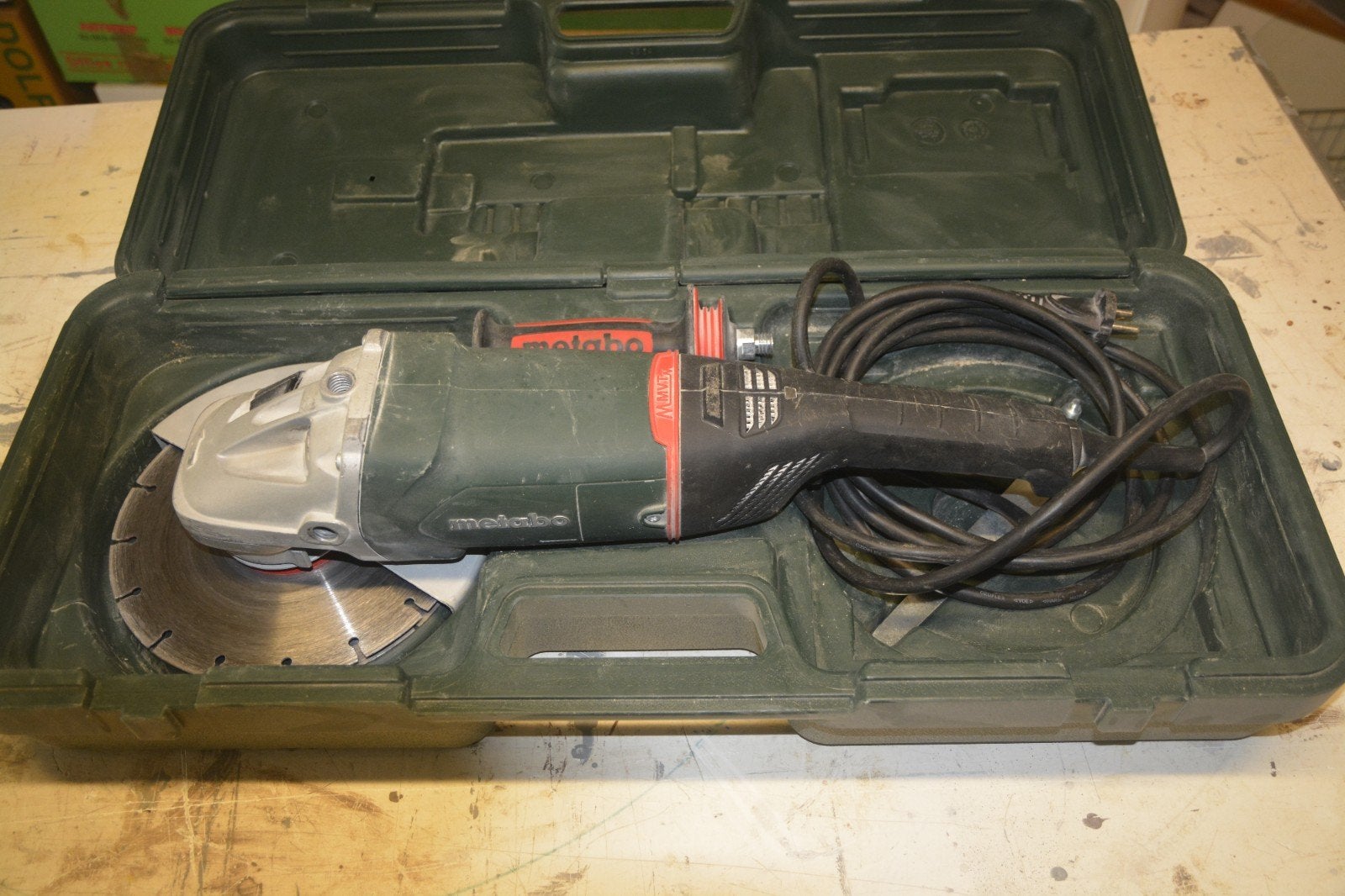 vendredi meuleuse bosh, Enlèvement, Utilisé, 1000 watts ou plus, Meuleuse d'angle