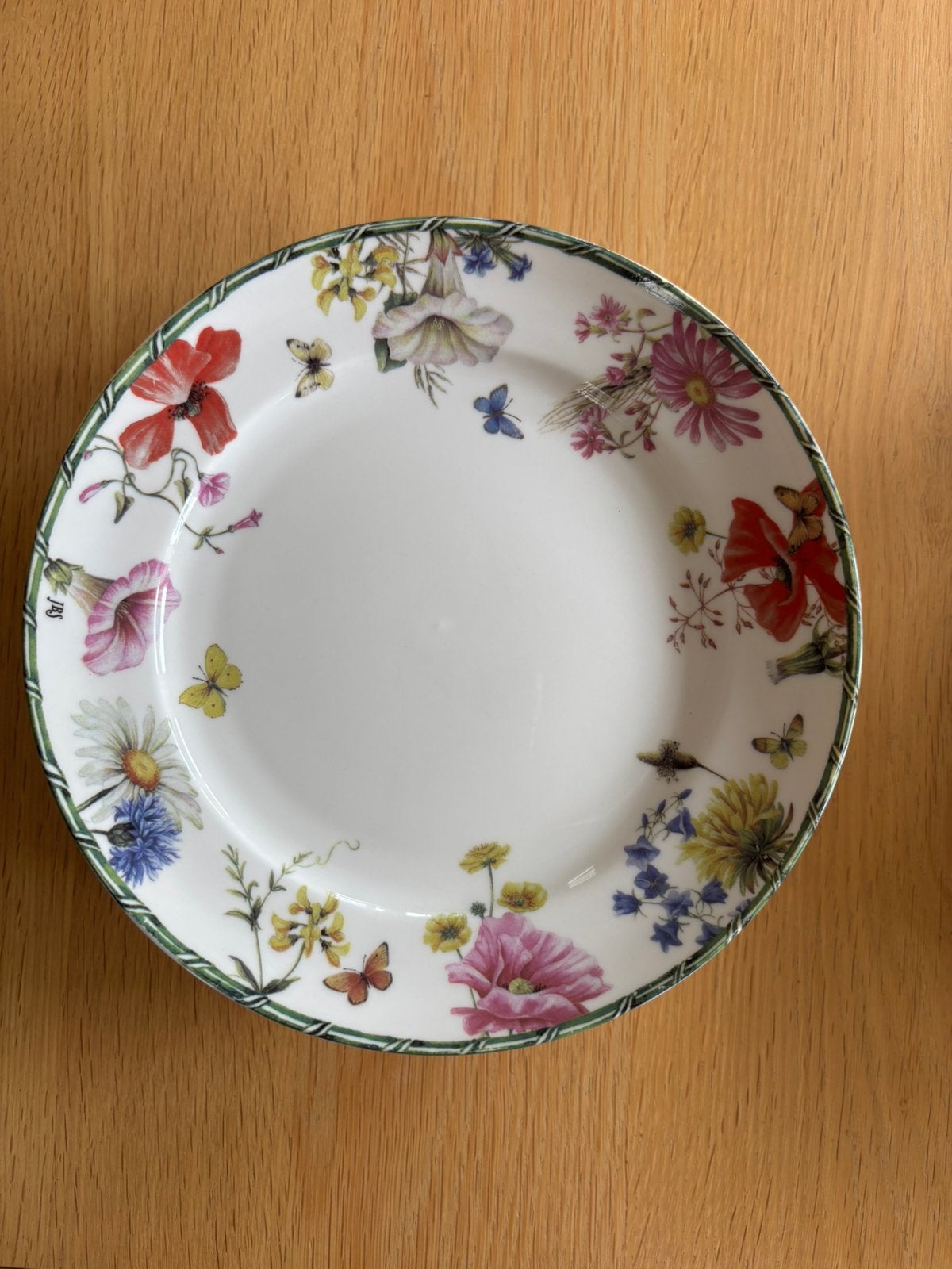 Assiettes fleuries, Enlèvement