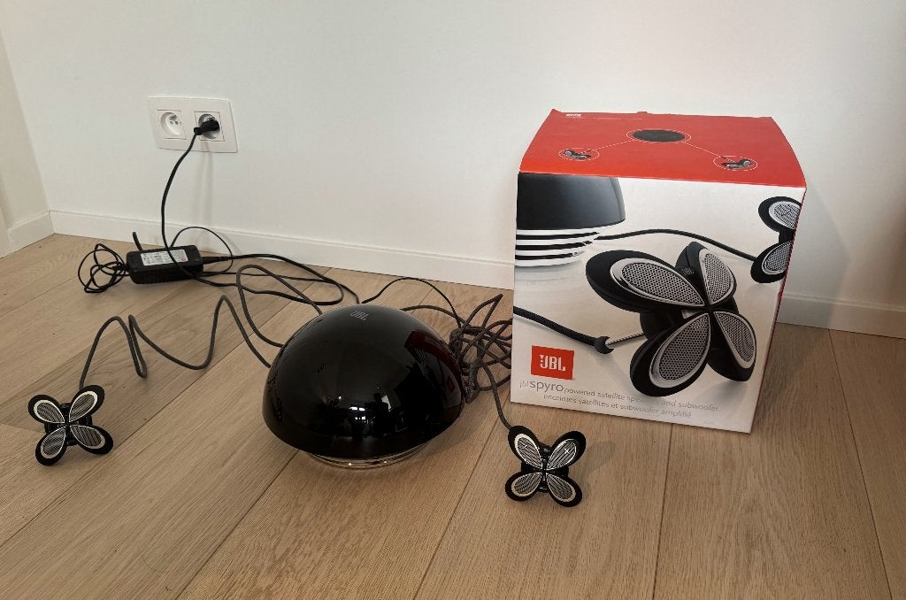 Système de haut-parleurs JBL Spyro 2.1 — noir, Informatique & Logiciels, Enlèvement ou Envoi, Comme neuf, Canal audio 2.1, Jbl