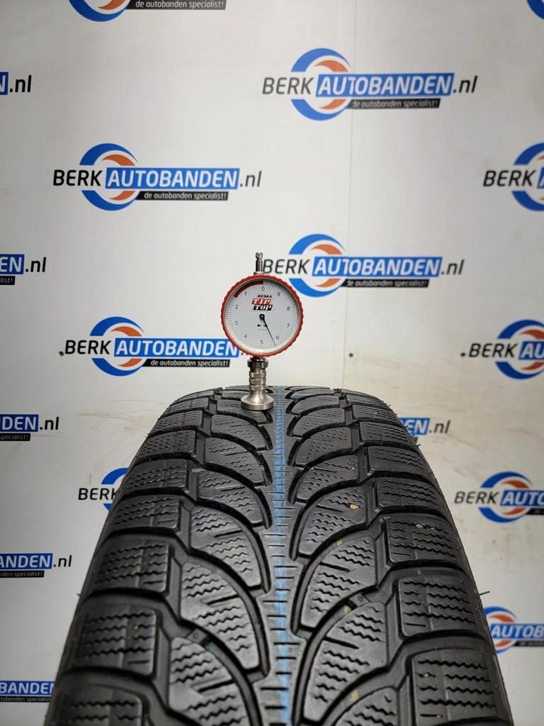 2x Bridgestone Blizzak 225/65 R17 102H 225/65/17 2256517 (pr, Auto-onderdelen, Banden en Velgen, Gebruikt, -, -, 17 inch