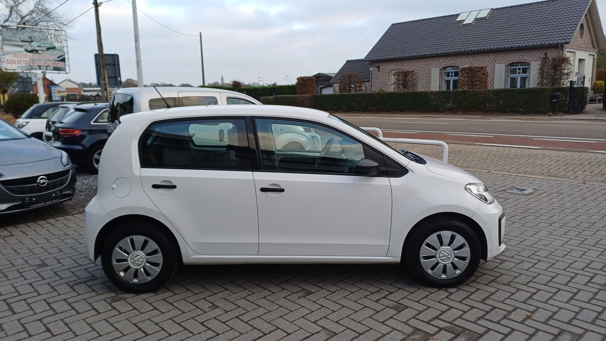 Volkswagen up! 1.0i move up! /airco/1j.garantie., Autos, Achat, Isofix, Entreprise, 5 portes