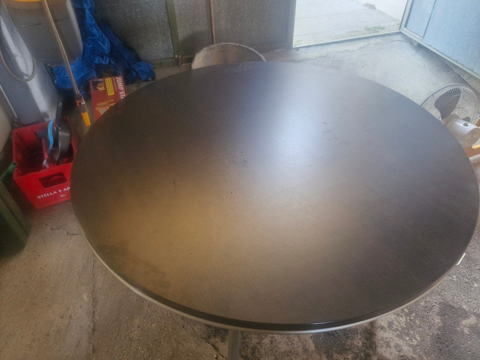 Table à manger ronde solide 110 cm marron foncé avec 4 pieds, Enlèvement
