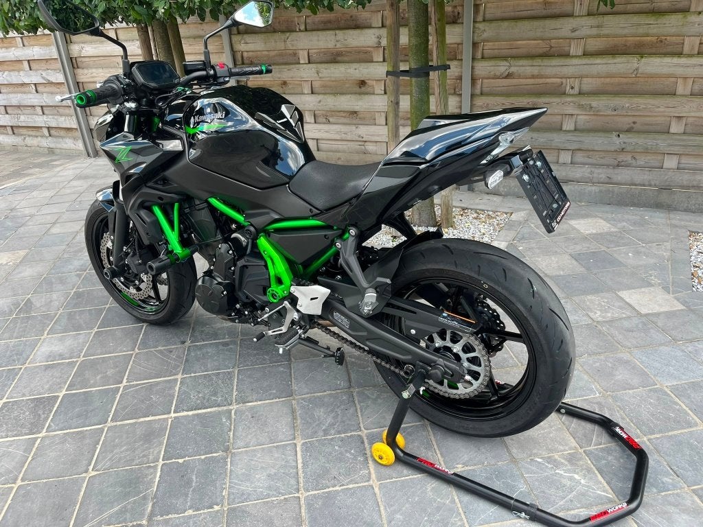 kawasaki z650 **performance pack** Arrow**4/2025** 5850KM**, Permis Moto A, Entreprise, Plus de 35 kW, 2 cylindres