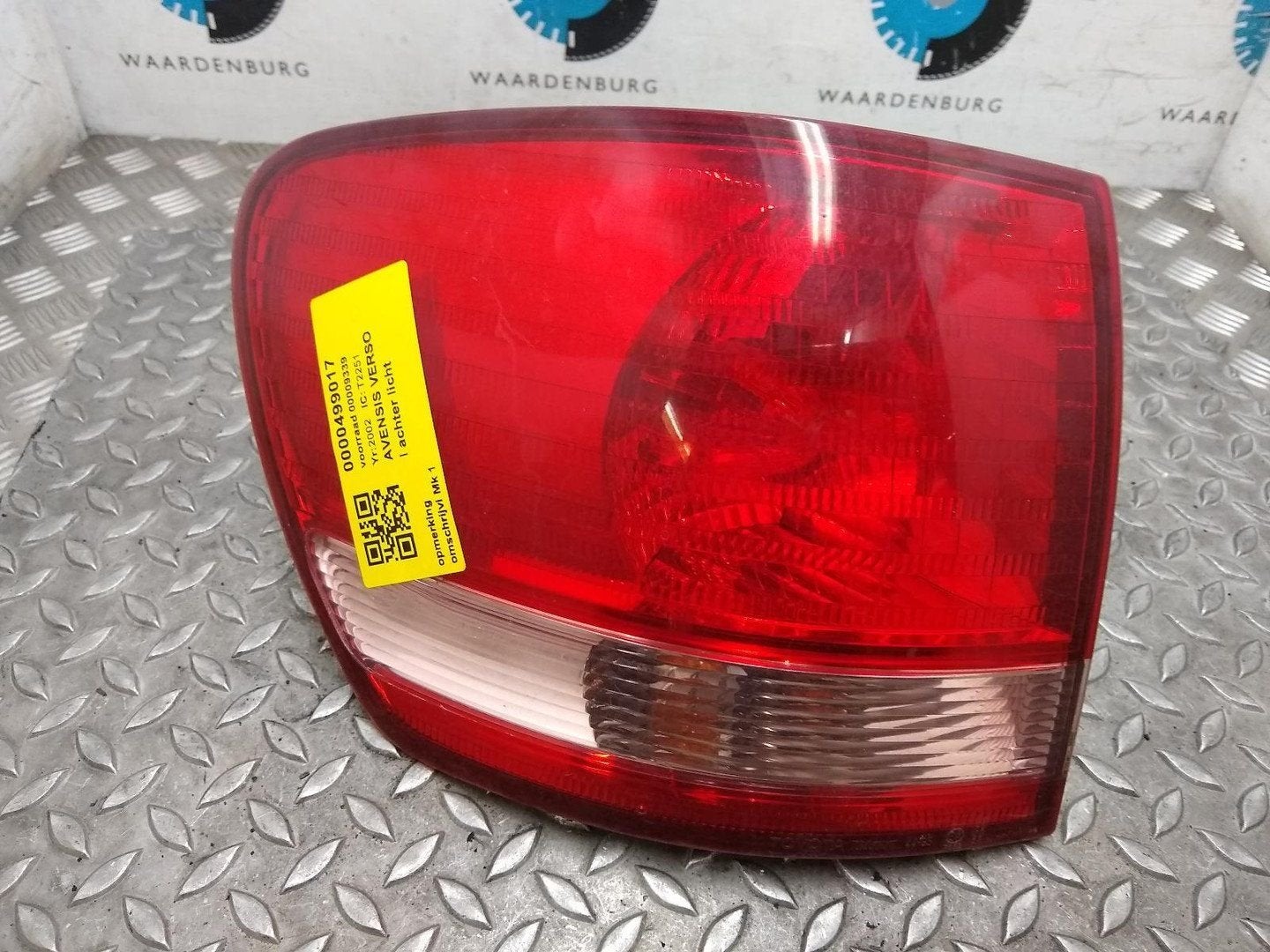 TOYOTA AVENSIS VERSO 2.0i Linea Luna 7p. ACHTERLICHT L 2002, Enlèvement ou Envoi, Utilisé, ARN reconnu