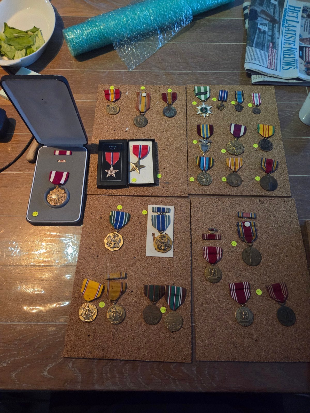 lot militaria en enkele burgerlijke medailles, Ophalen, Embleem of Badge