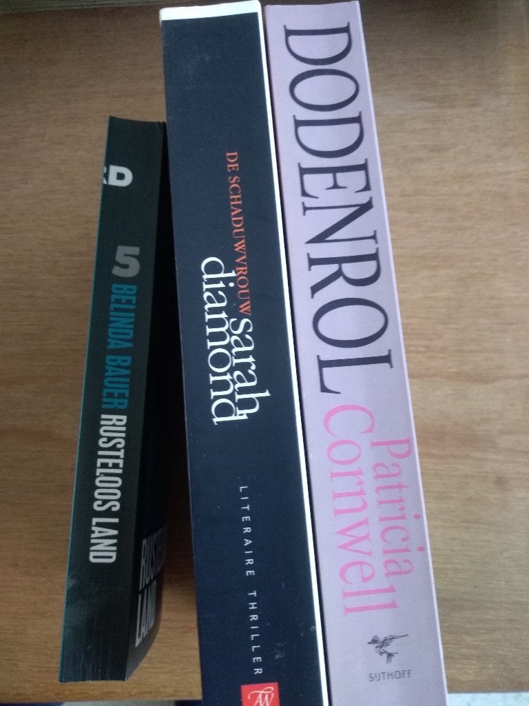 3  THRILLERS  in nieuwstaat, Ophalen, Nieuw