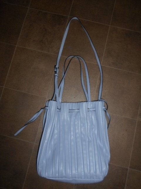 Superbe sac à main gris, Bijoux, Sacs & Beauté, Sacs | Sacs Femme, Enlèvement ou Envoi, Comme neuf, Gris, Sac à main
