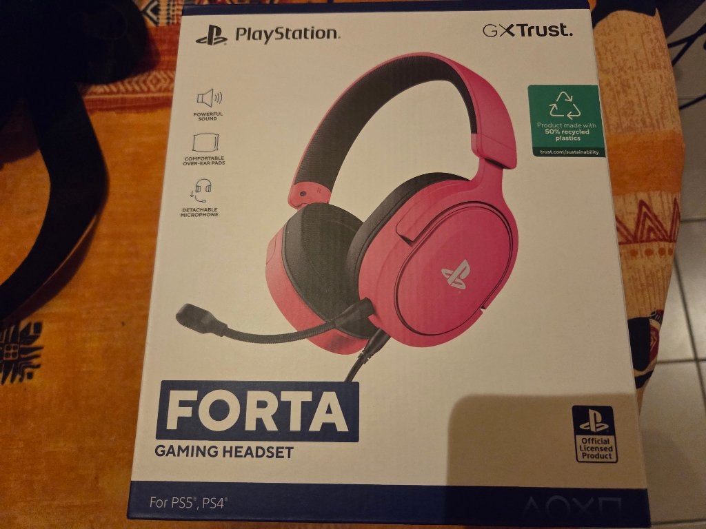 Sealed = Trust headset GXT 498B Forta Roos, Computers en Software, Headsets, Nieuw, Ophalen of Verzenden, Trust, Over-ear