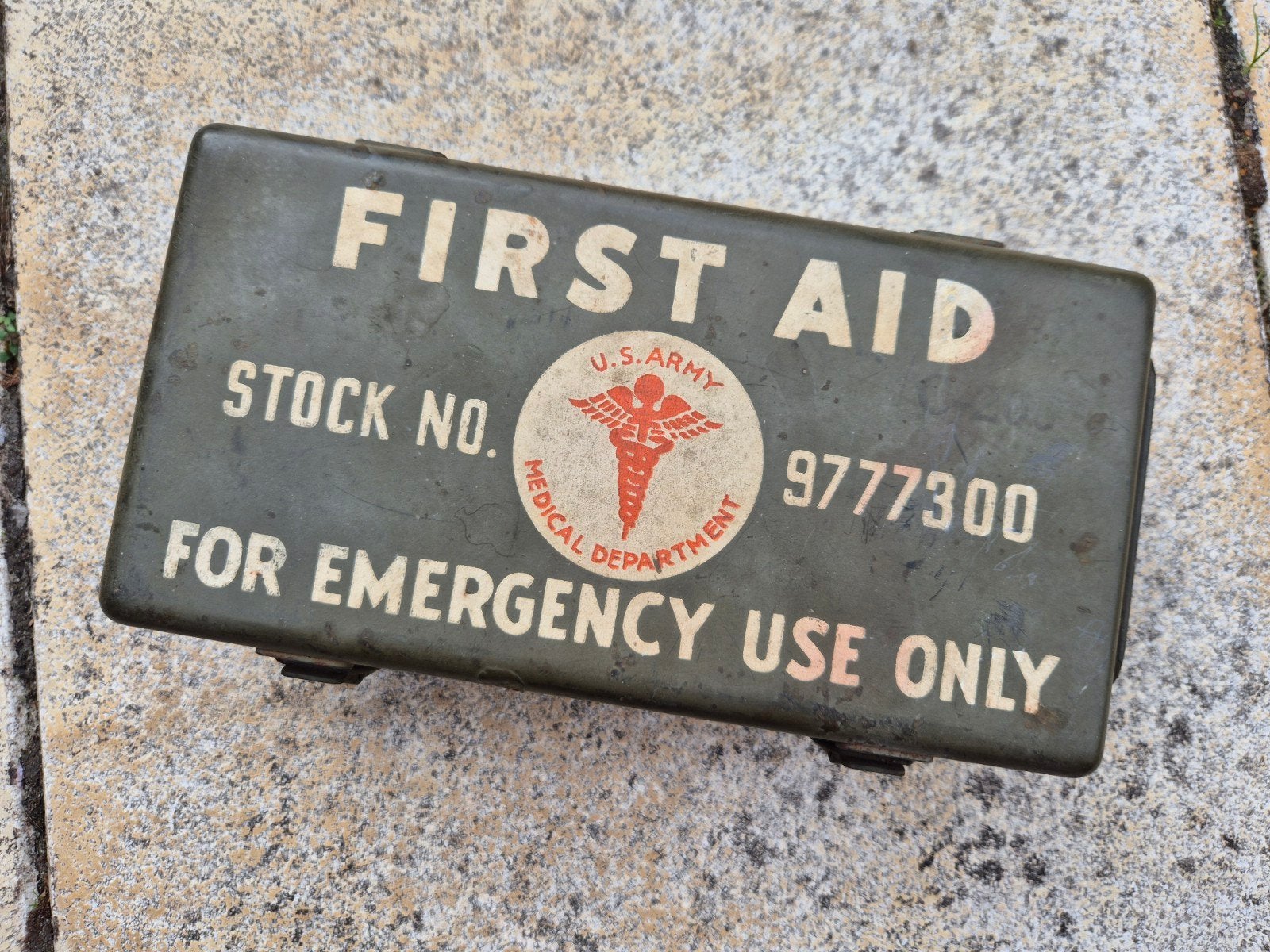 US WWII Medical Department Vehicle First-Aid Kit #9777300, Verzamelen, Verzenden, Landmacht