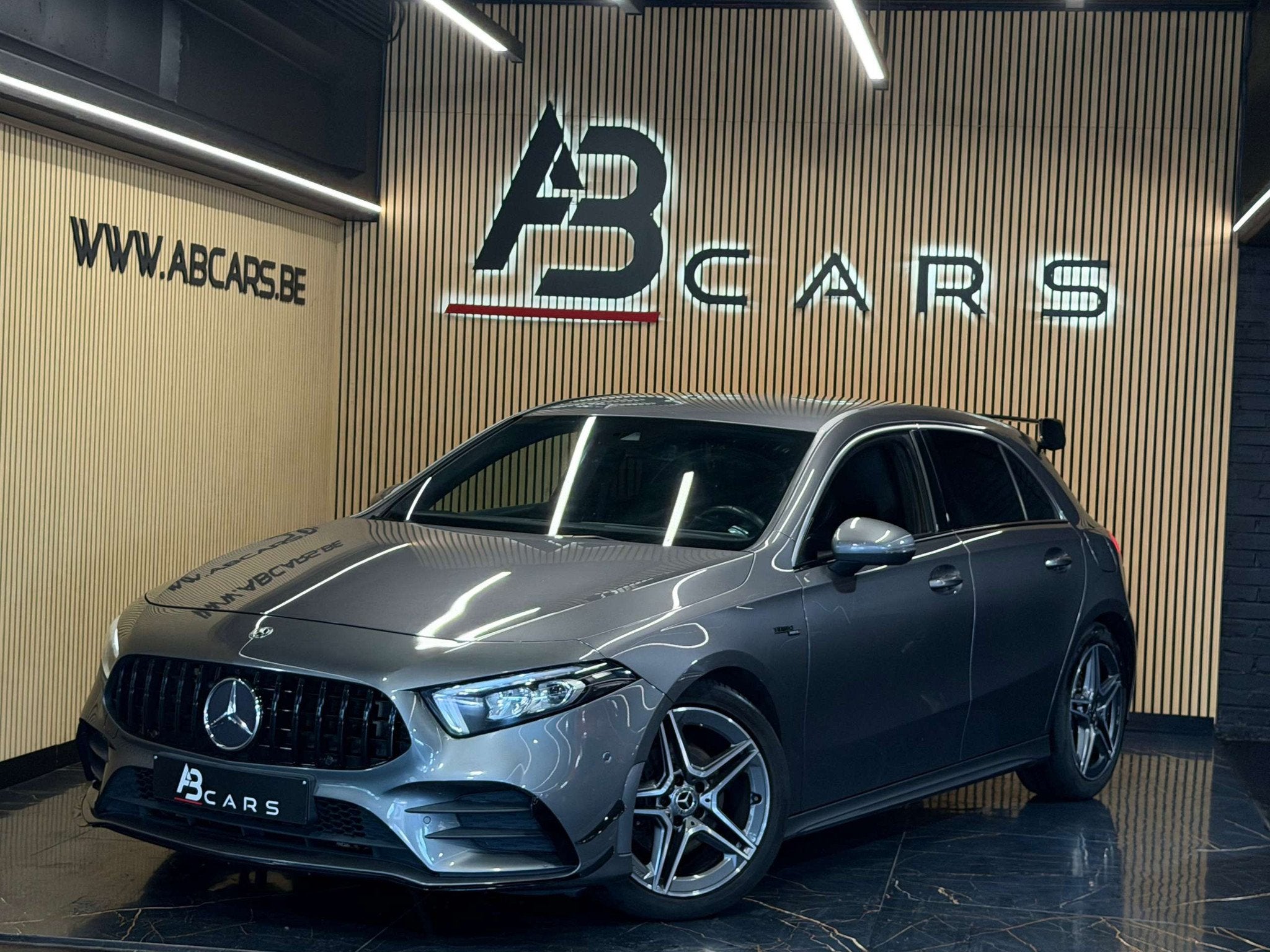 Mercedes-Benz A-Klasse 180 PACK AMG LOOK45 * GARANTIE 12 MOI, Autos, Euro 6, Entreprise, 116 ch, Noir
