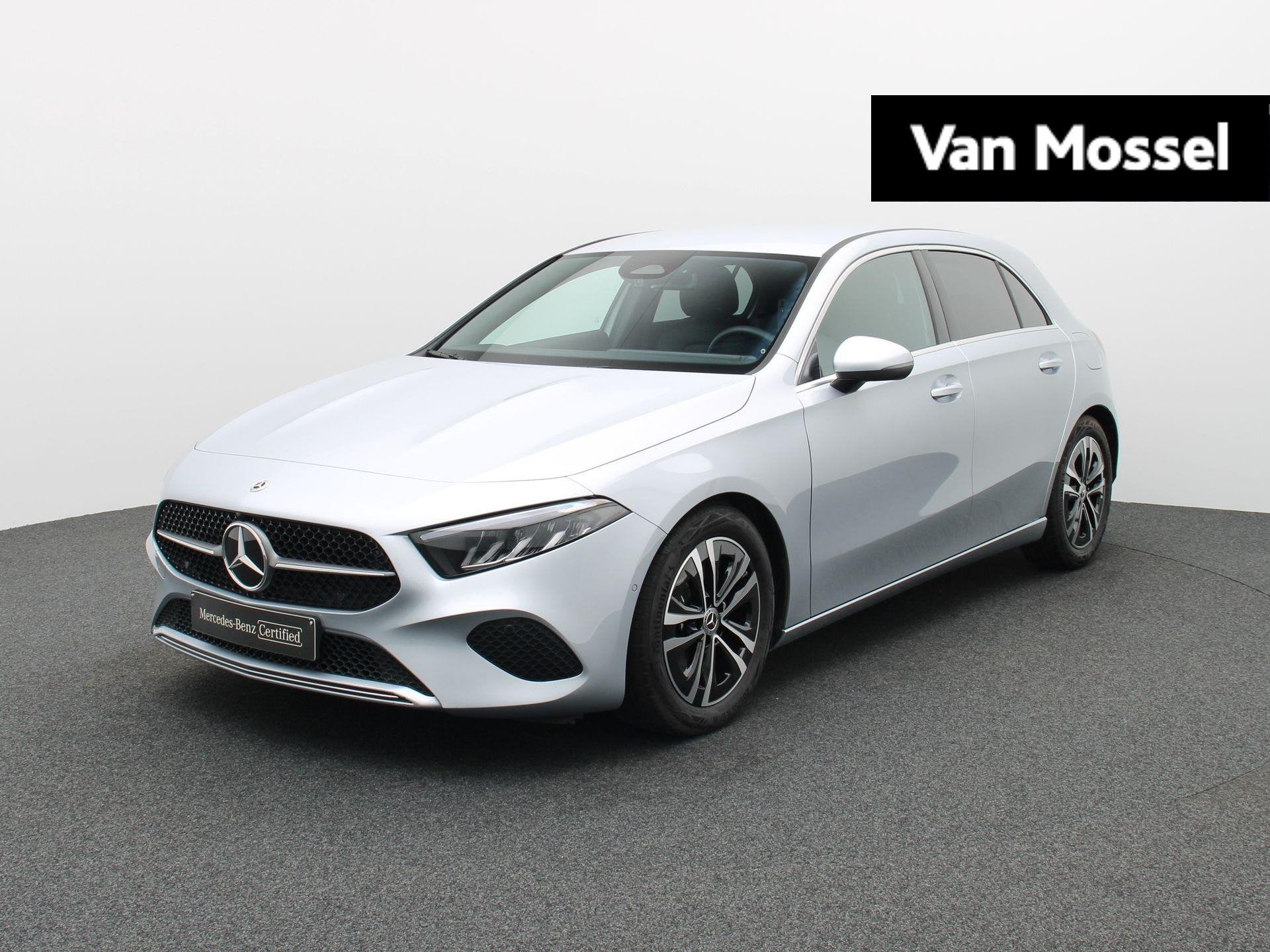 Mercedes-Benz A 180 Business Line + CARPLAY + LED + CAMERA +, Auto's, Mercedes-Benz, Gebruikt, 136 pk, Leder en Stof, Bedrijf
