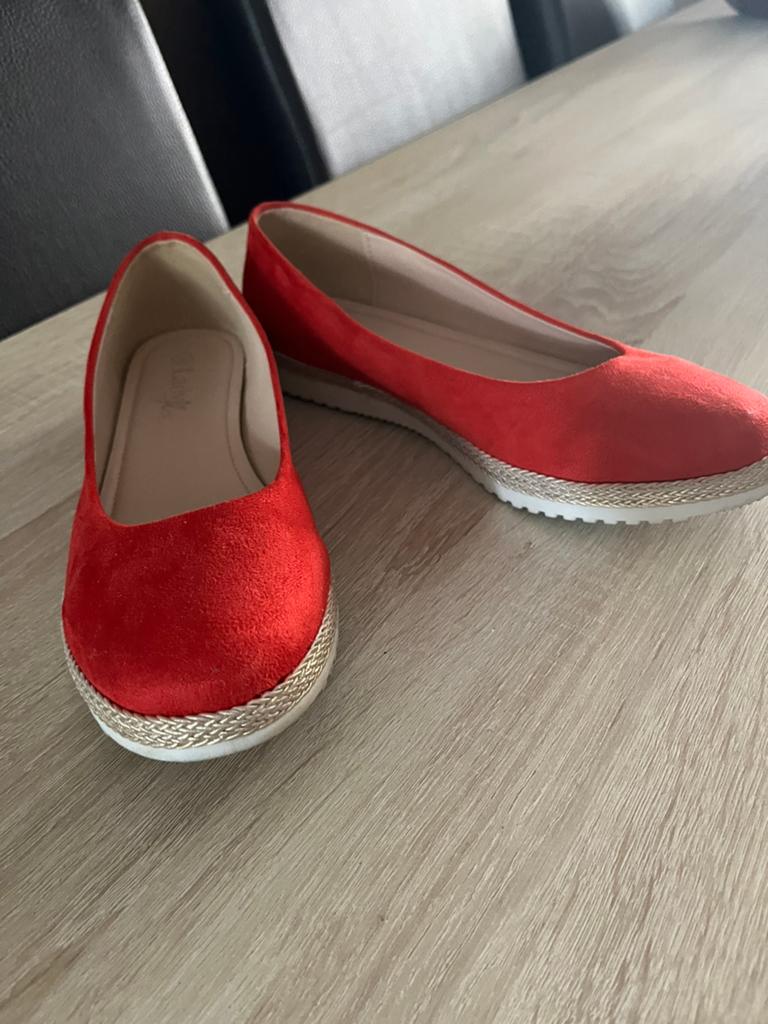Rode, platte schoenen. Schoenmaat 39, Ophalen, Zo goed als nieuw