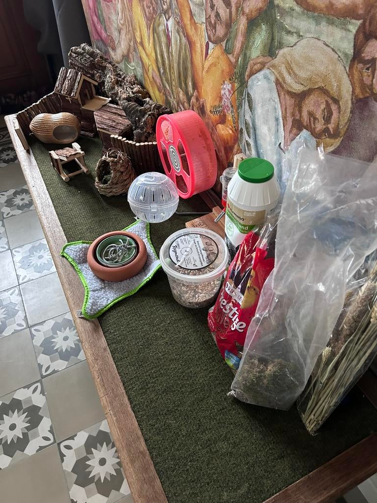 Hamster inboedel zonder kooi, Ophalen, Zo goed als nieuw