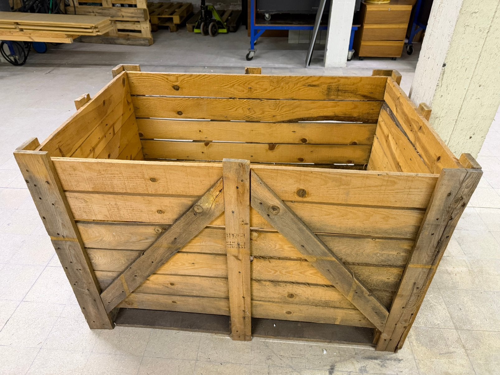 22 houten kisten / pallet bakken 10€ stuk, Ophalen