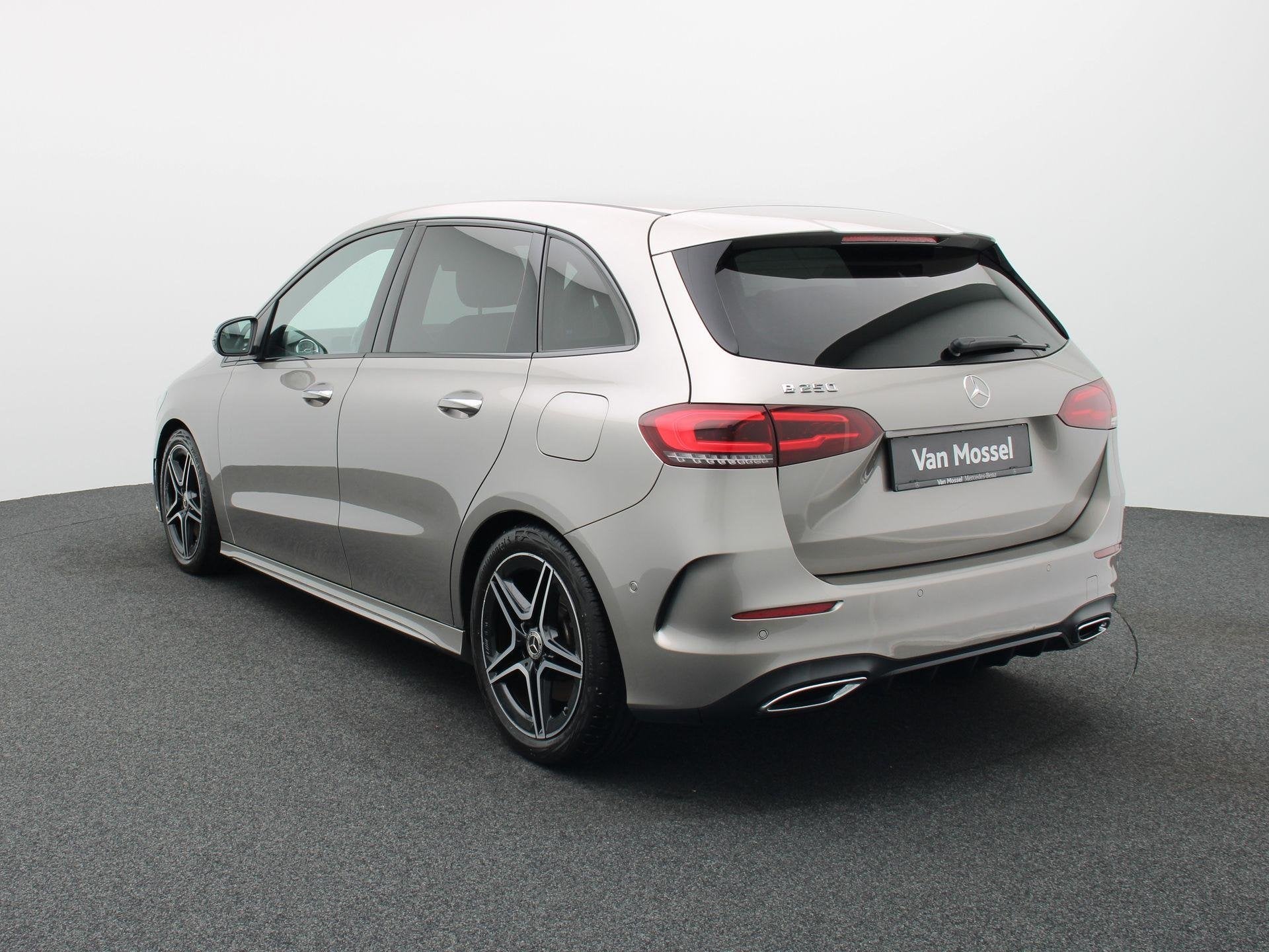 Mercedes-Benz B 250 AMG Line + 224 PK + CARPLAY + NIGHTPAKKE, Auto's, Mercedes-Benz, Gebruikt, 4 cilinders, Automatische klimaatregeling