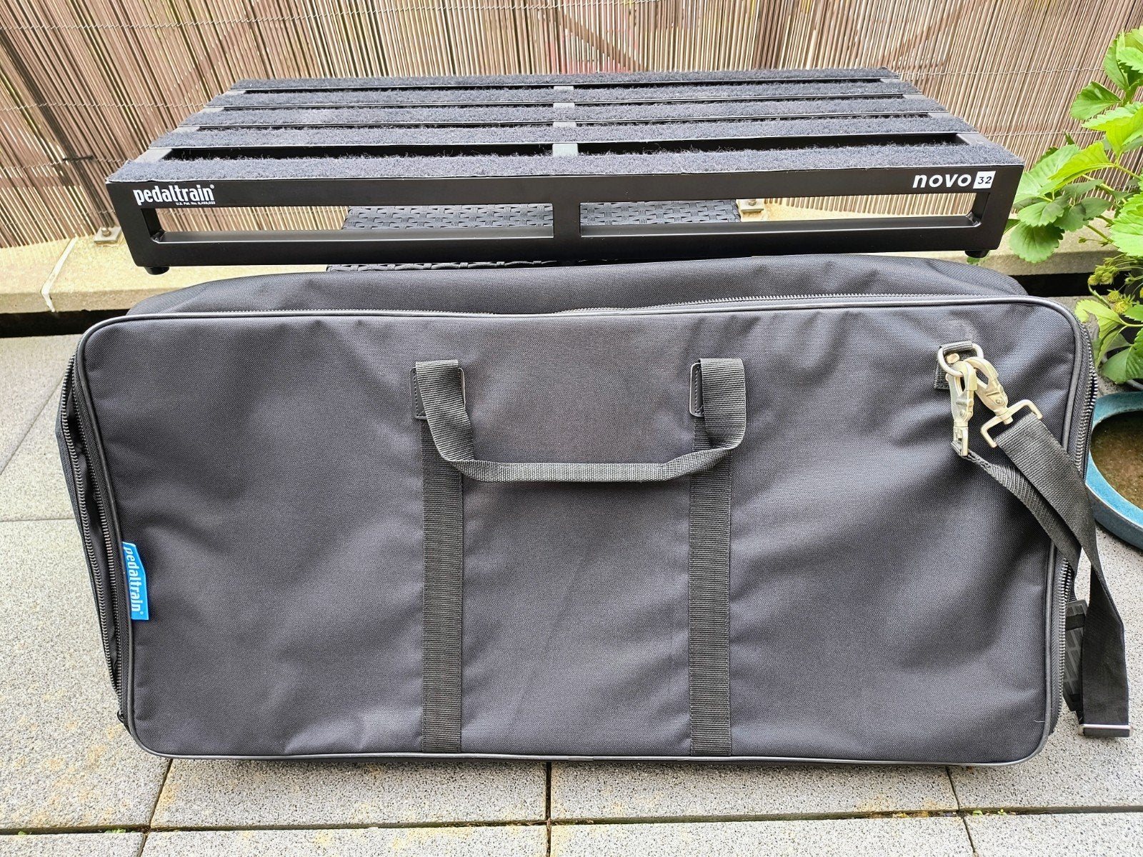 Pedaltrain Novo 32 pedalboard + Softcase, Musique & Instruments, Enlèvement, Comme neuf, Autres types