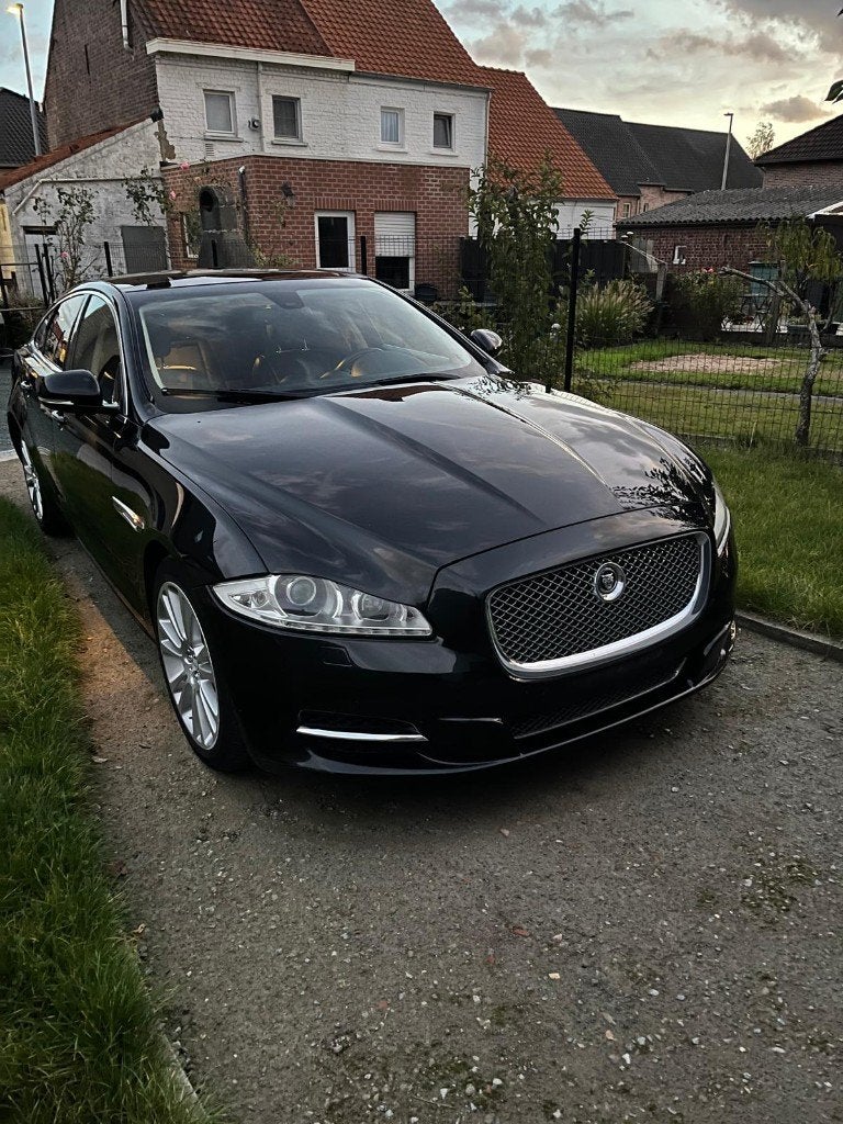 Jaguar xj 3000 diezel 2011, Auto's, Automaat, Achterwielaandrijving, Zwart, Zwart