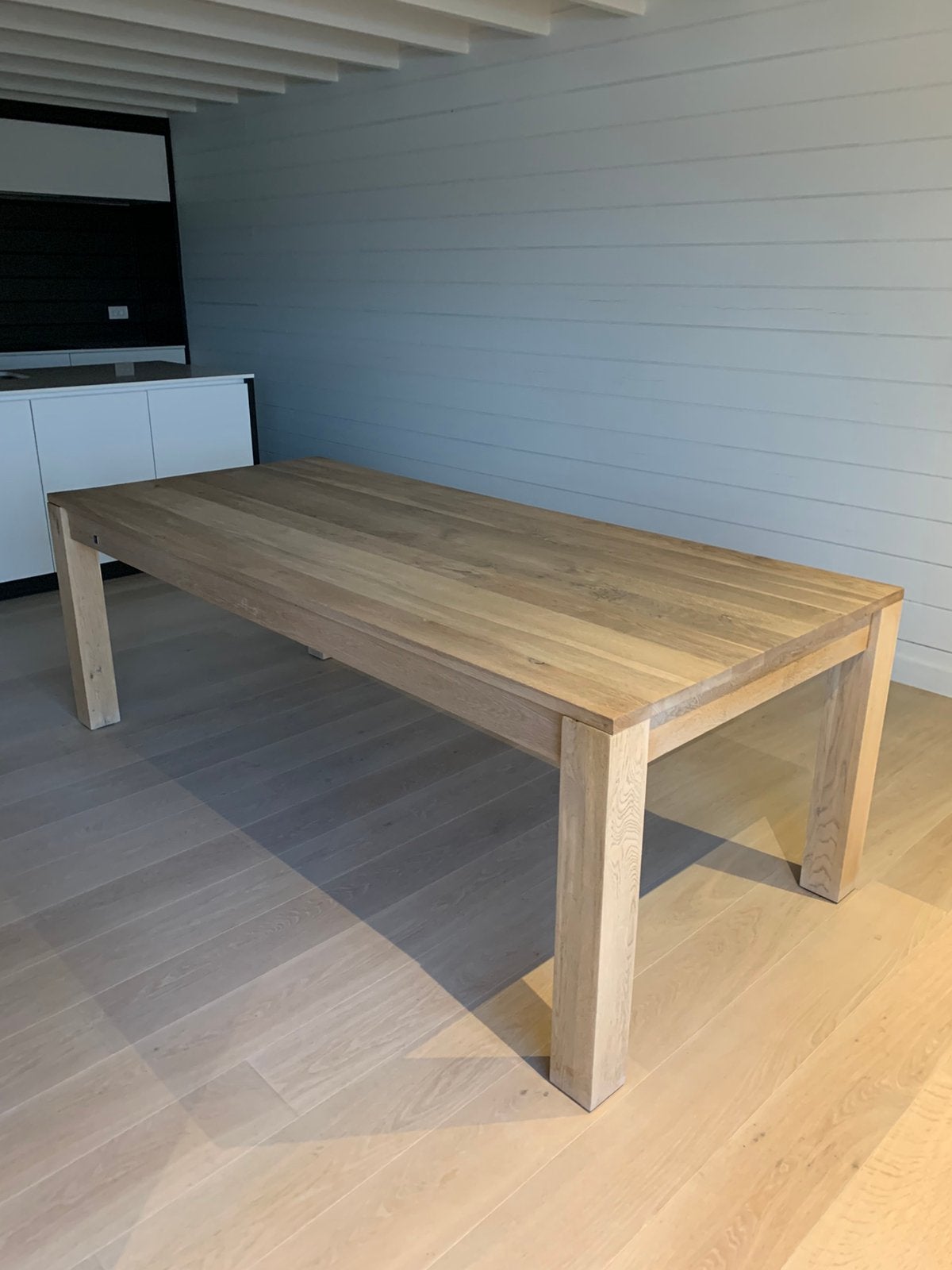 Massief eiken eettafel (PR Interiors), Huis en Inrichting, Ophalen, Zo goed als nieuw