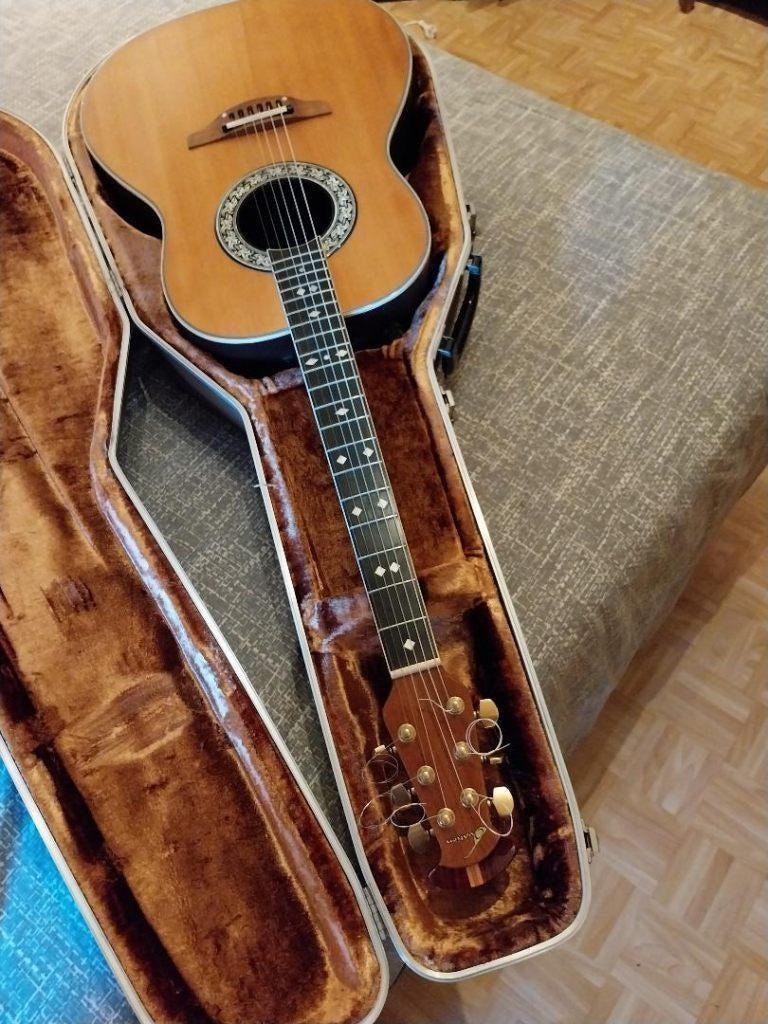 Ovation Legend (USA) années 70 avec étui, Enlèvement ou Envoi, Utilisé, Avec valise