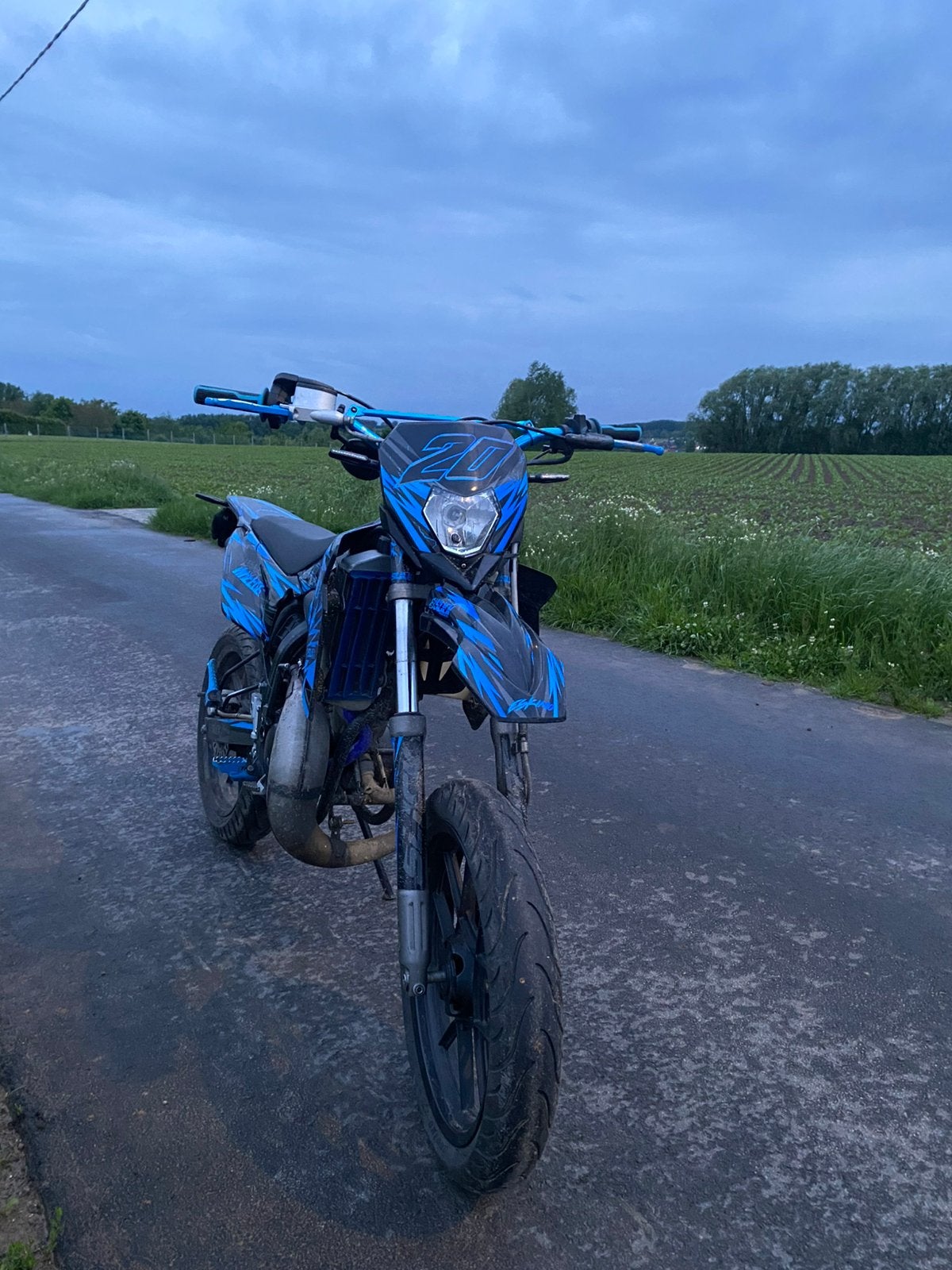 Custom Sherco SM50 2021 ook te ruil, Fietsen en Brommers, 6 versnellingen, Gebruikt, 50 cc, Ophalen