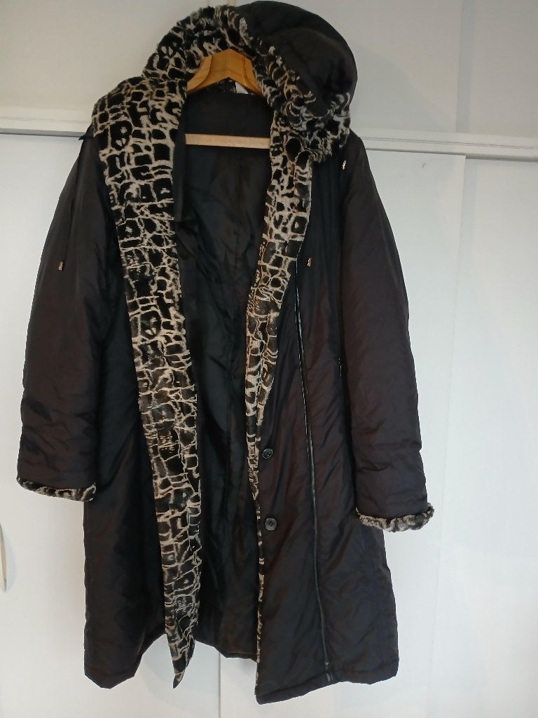 Lange dames winterjas, Ophalen, Maat 38/40 (M)