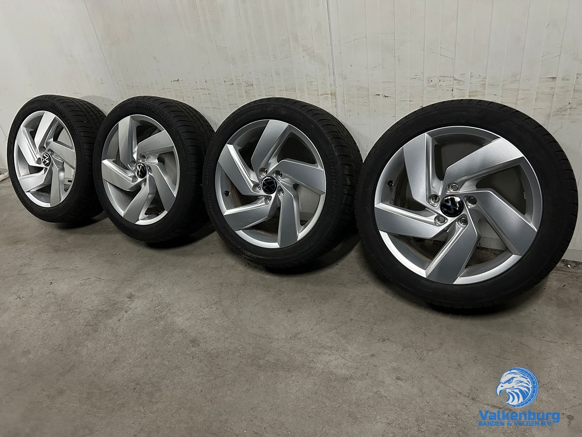 7mm! Originele VW Golf 8 5H Richmond 17 inch velgen 5x112 zo, Pneus et Jantes, Véhicule de tourisme, Pneus été, -