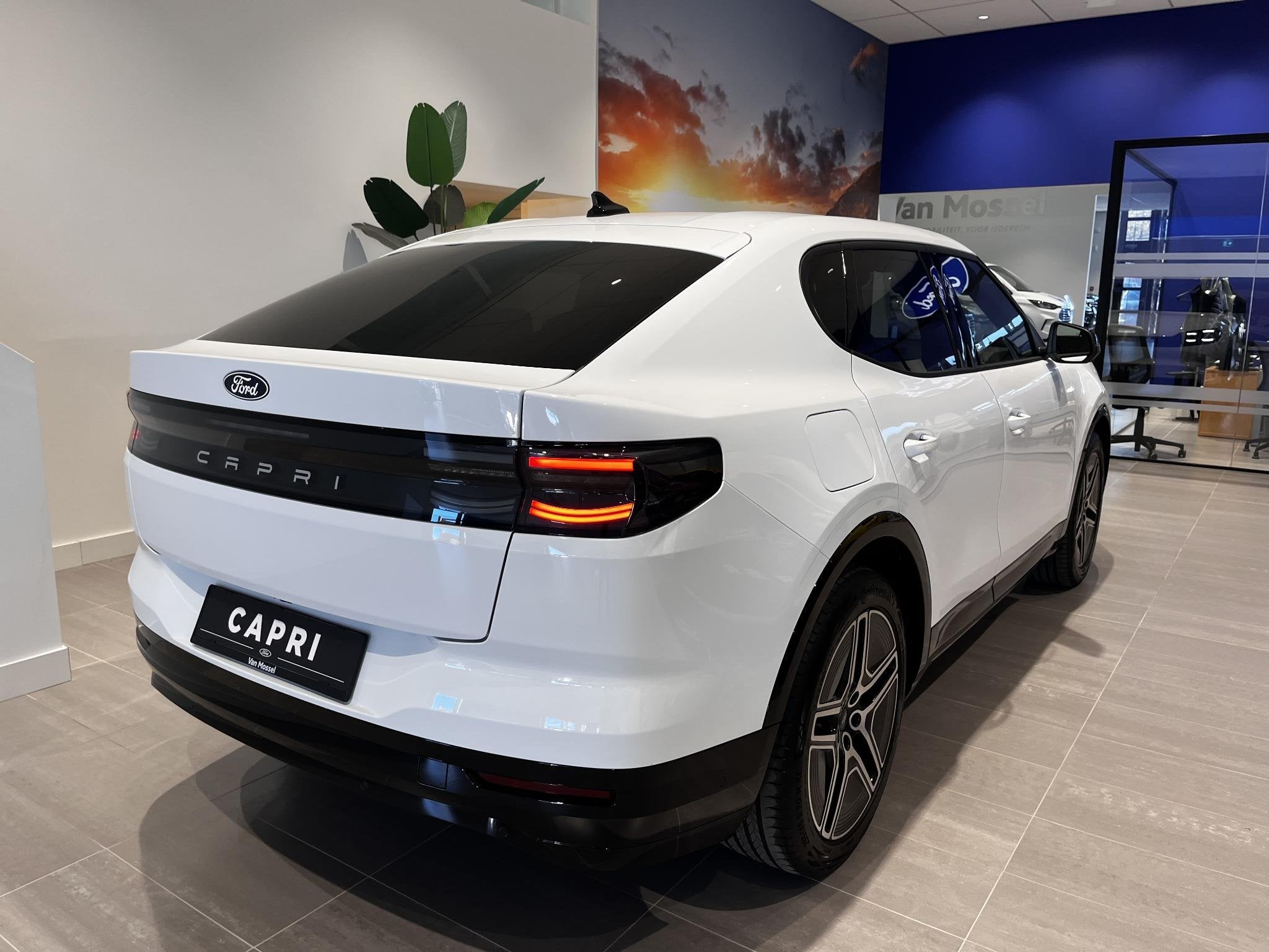 Ford Capri 79kWh Extended Range AWD Premium Prijs geldig in, Auto's, Ford, Stof, Overige modellen, 340 pk, Wit