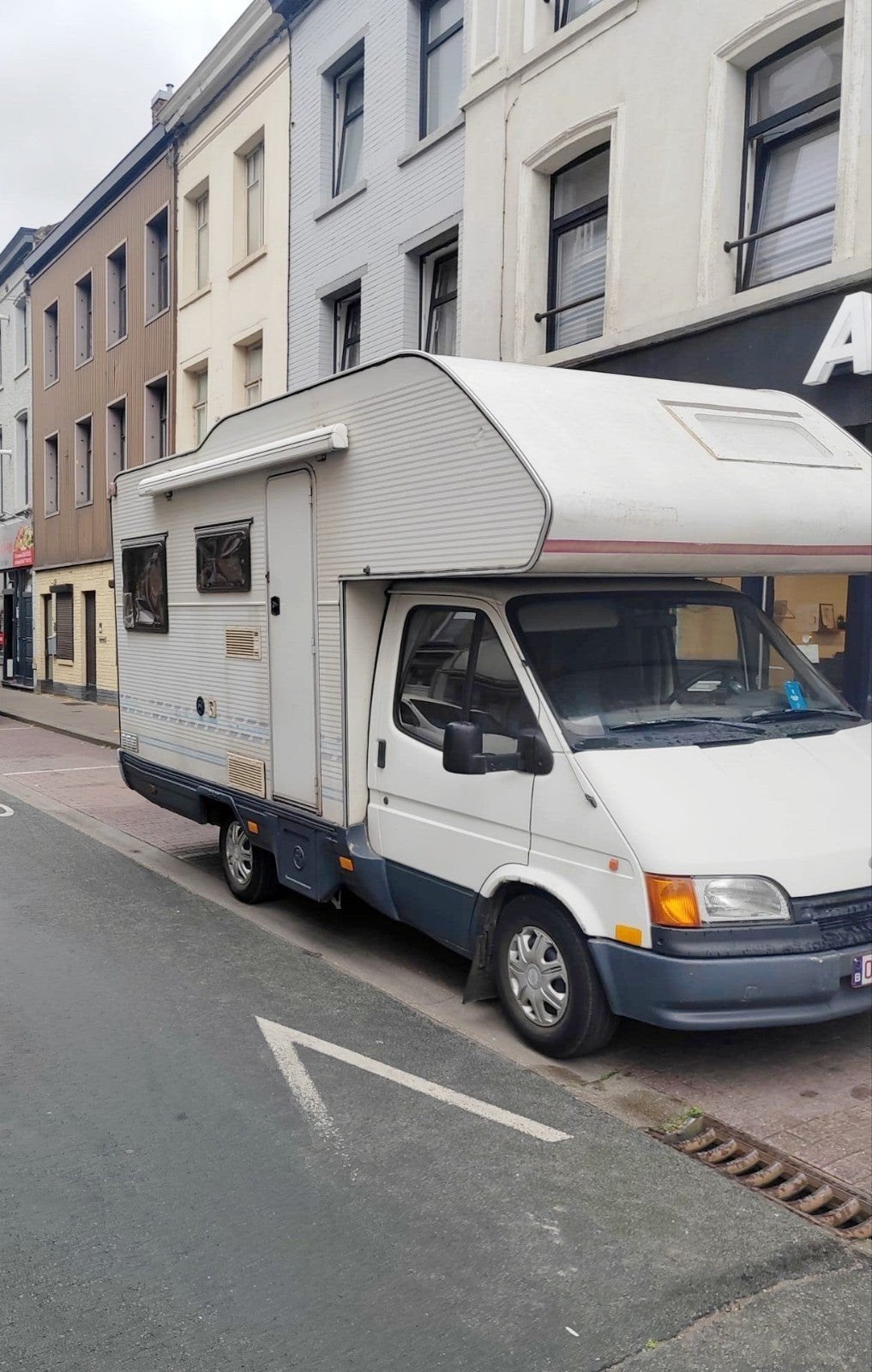 campingcar Ford transit, Jusqu'à 4, Boîte manuelle, Jusqu'à 5 mètres, Alcôve