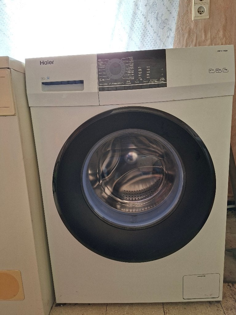 Machine à laver à chargement frontal Haier HW70-14829 A+++, Electroménager, 1200 à 1600 tours, 6 à 8 kg, 85 à 90 cm, Programme lavage à la main