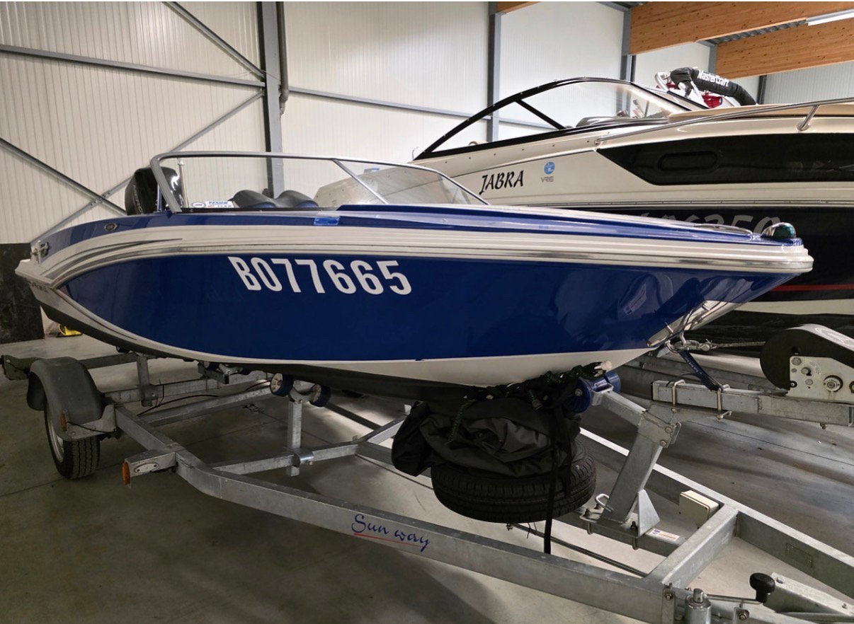 Glastron 160GT + trailer, 36 cm, Démarrage électrique, 5 m, Comme neuf