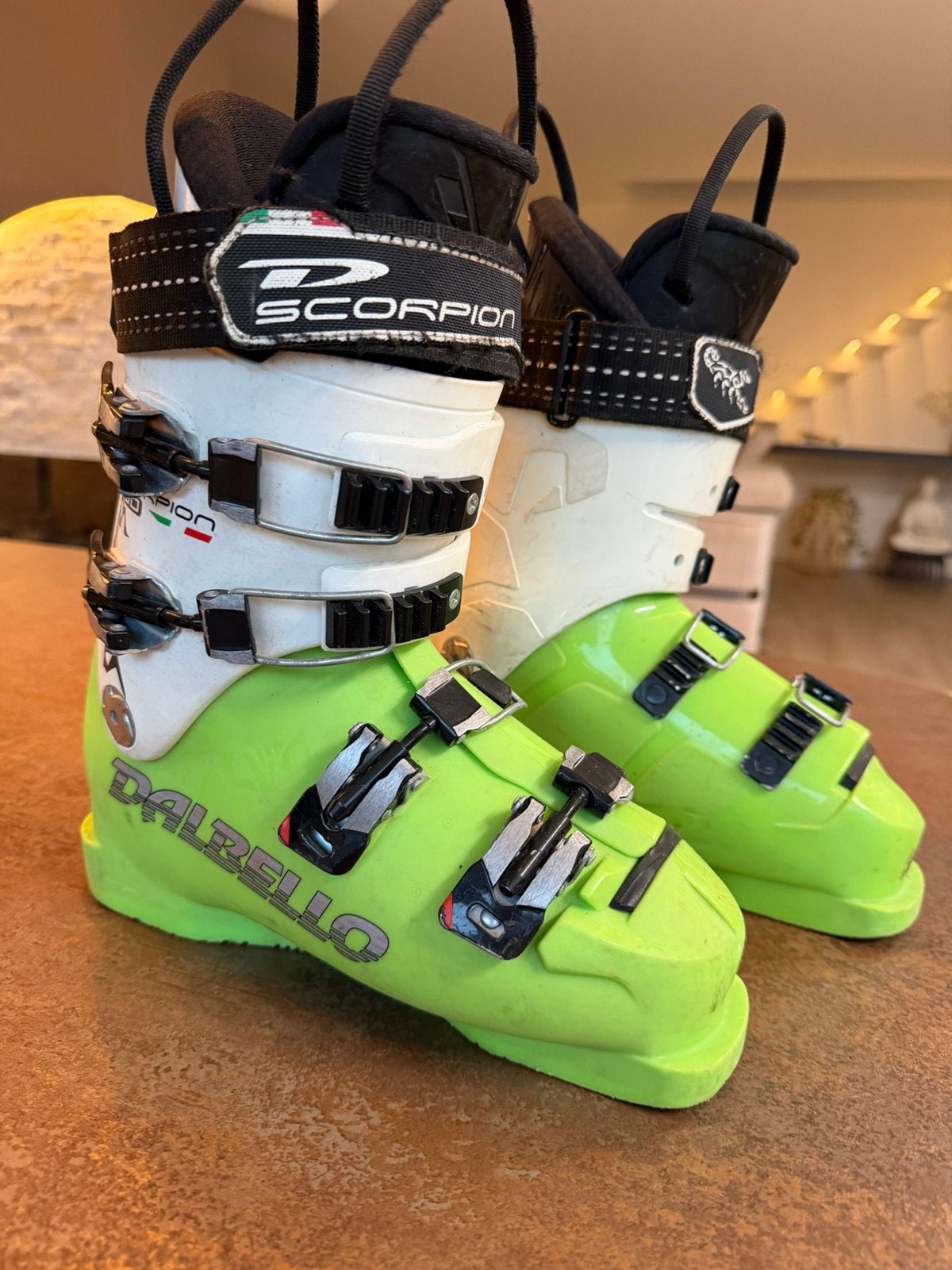 Skibotten ski botten laarzen nr 5 mt 38 Dalbello Scorpion, Ophalen of Verzenden, Gebruikt, Ski, Schoenen