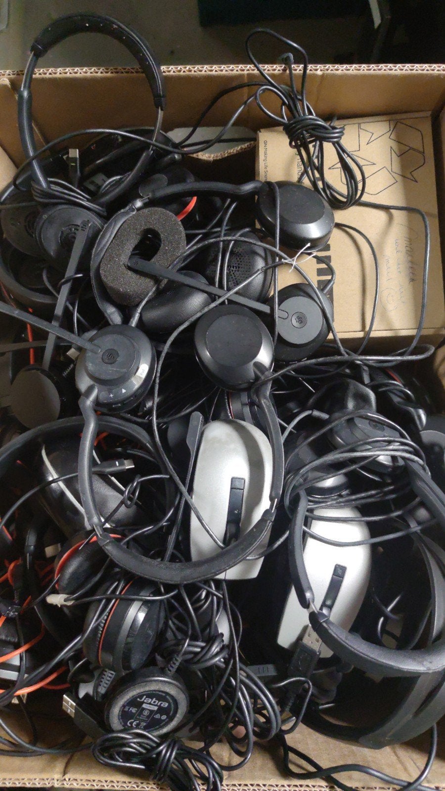 Doosje vol kapotte headsets, Computers en Software, ., Ophalen of Verzenden, ., Niet werkend