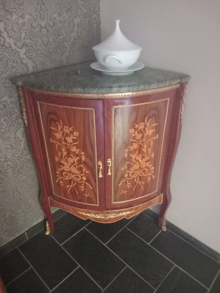 meuble encoignure galbée de style Louis XV, Enlèvement