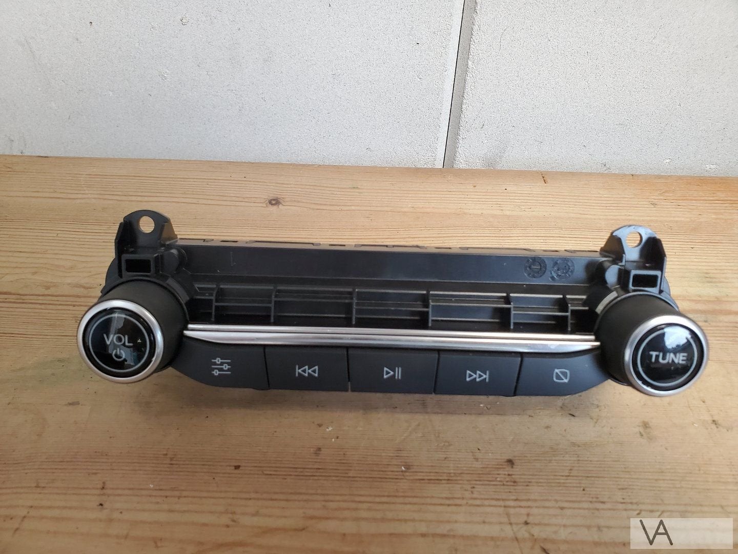 Ford Fiesta 2017 - 2023 radio bediening h1bt-18k811-hf €30, Ophalen of Verzenden, -, -, -