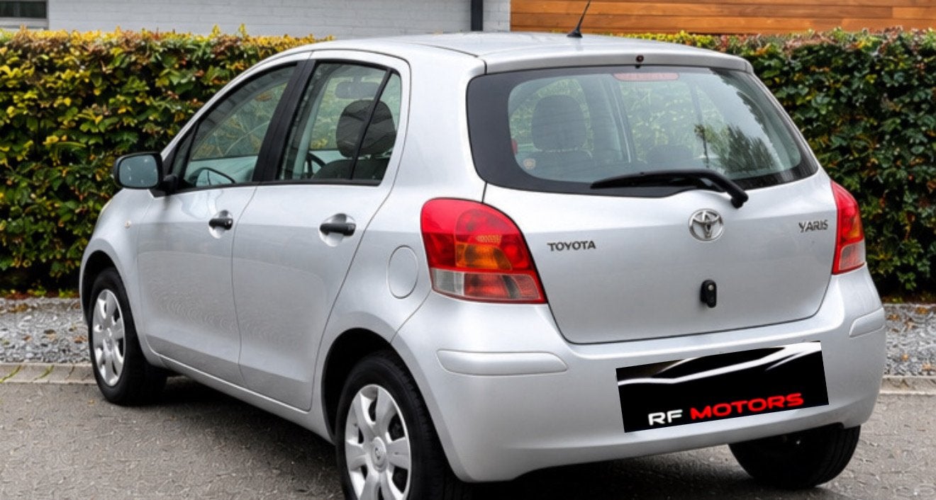 🔥TOYOTA YARIS 1.0 ESSENCE /2010 /111 000 KM /GARANTIE, Auto's, Bedrijf, Yaris, Zilver of Grijs, 51 kW