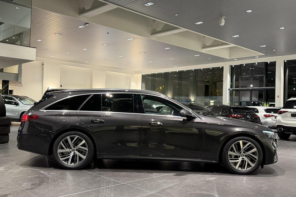 Mercedes-Benz E-Klasse 300 E Break Luxury Line | Distronic |, Automaat, Gebruikt, Zwart, https://public.car-pass.be/vhr/c888351e-9837-4746-874b-7cdf60231d12