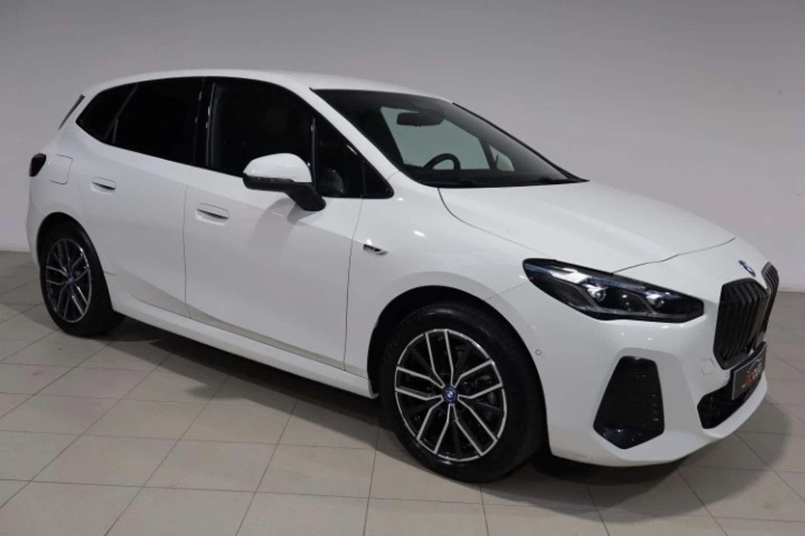 BMW 2 Serie Tourer 225 Active PHEV 225xeA M PACK (bj 2022), Auto's, Gebruikt, 136 pk, Wit, 2 Reeks Active Tourer